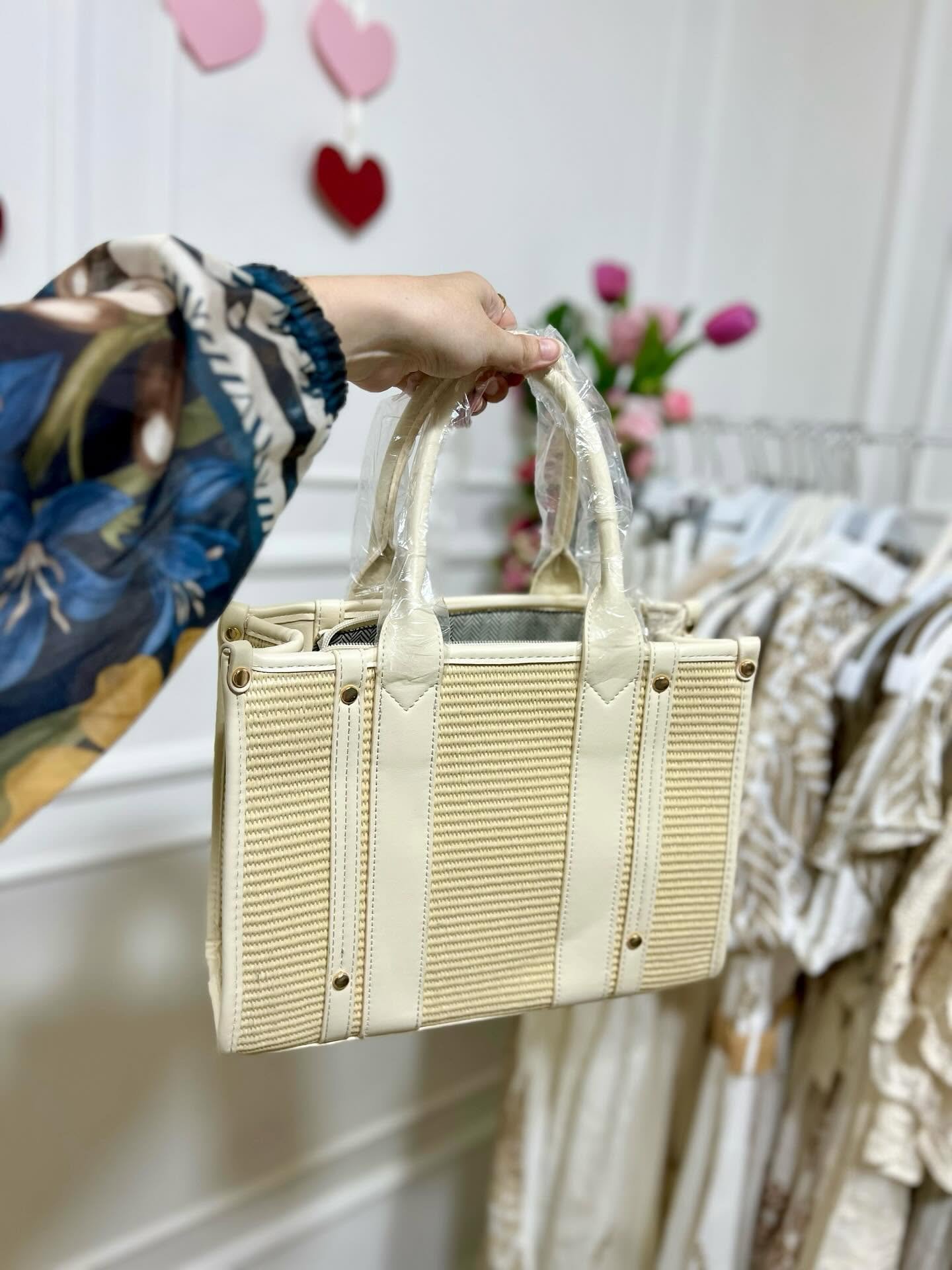 Torba Ivory Structure